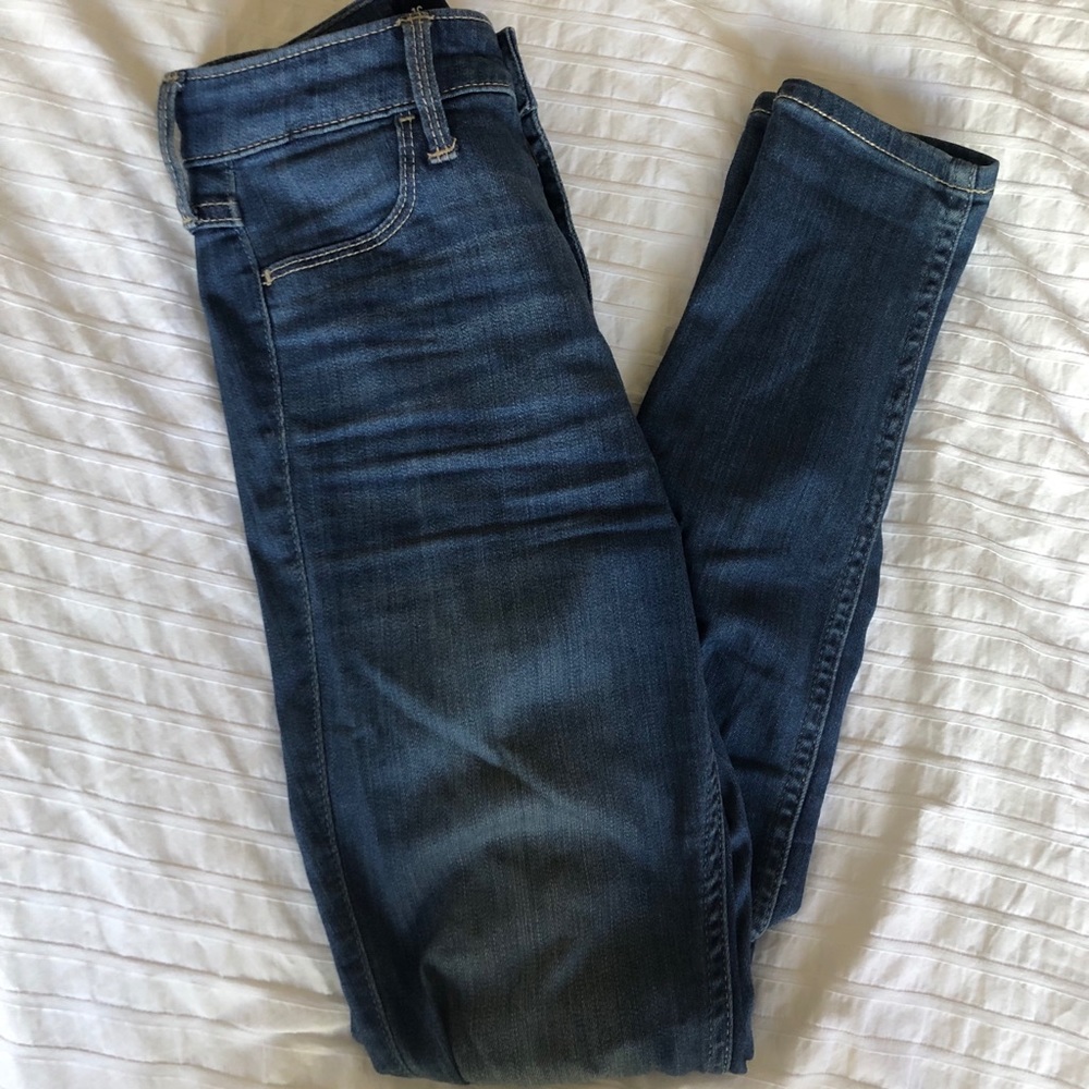 Hollister High Rise Distress Jean Jegging